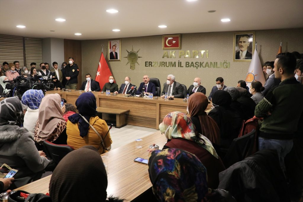 Adalet Bakanı Gül, Erzurum’da AK Parti İl Başkanlığında konuştu: