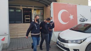 Erzincan’da öğretmen ablasını bıçaklayarak öldüren zanlı adliyeye sevk edildi
