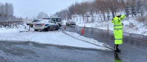 Erzurum’da trafik kazasına müdahale ederken başka bir aracın çarptığı polis yaralandı