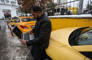 Muş’ta taksiciler AA’nın “Yılın Fotoğrafları” oylamasına katıldı