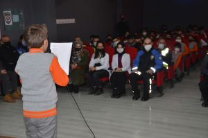 Yüksekova’da öğrenciler polisler için etkinlik düzenledi