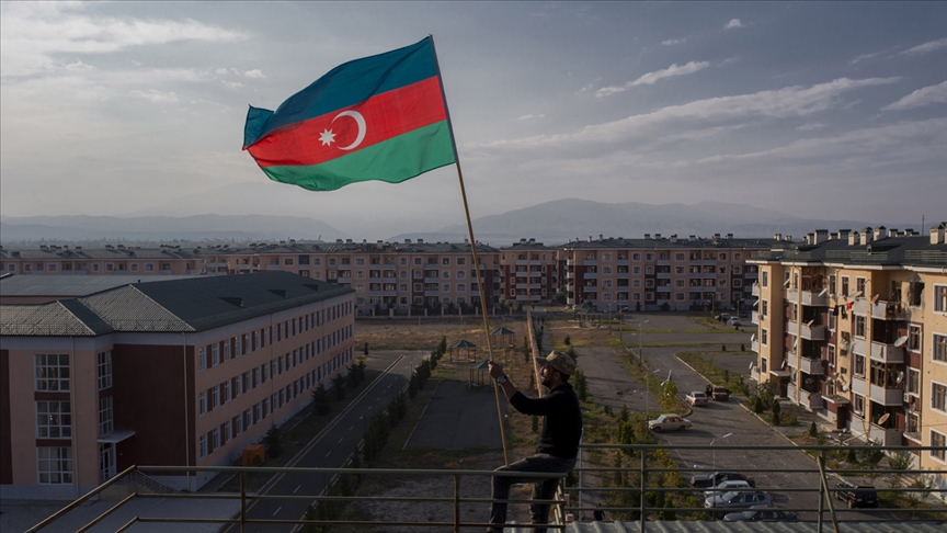 Azerbaycan’da işgalden kurtarılan Karabağ’a düzenli otobüs seferleri başlatılacak