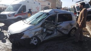 Bingöl’de ambulans ile otomobilin çarpıştığı kazada 5 kişi yaralandı