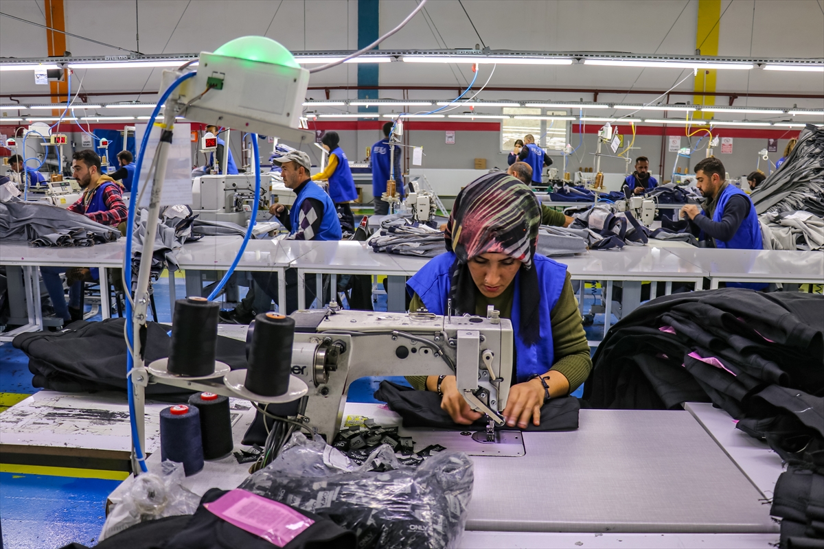 İŞKUR, Van’da 3 bin 700 genci tekstil sektörüne soktu