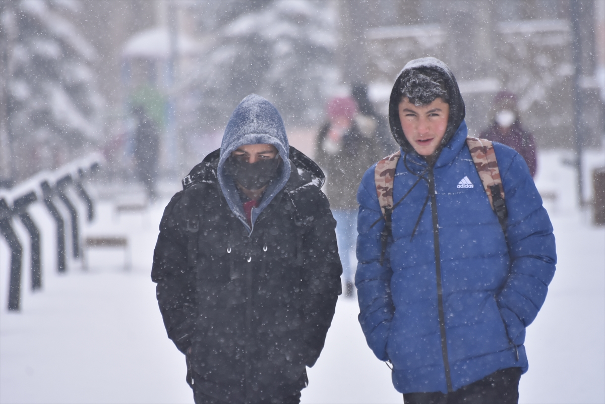 Kars’ta kar nedeniyle okullar bugün tatil edildi