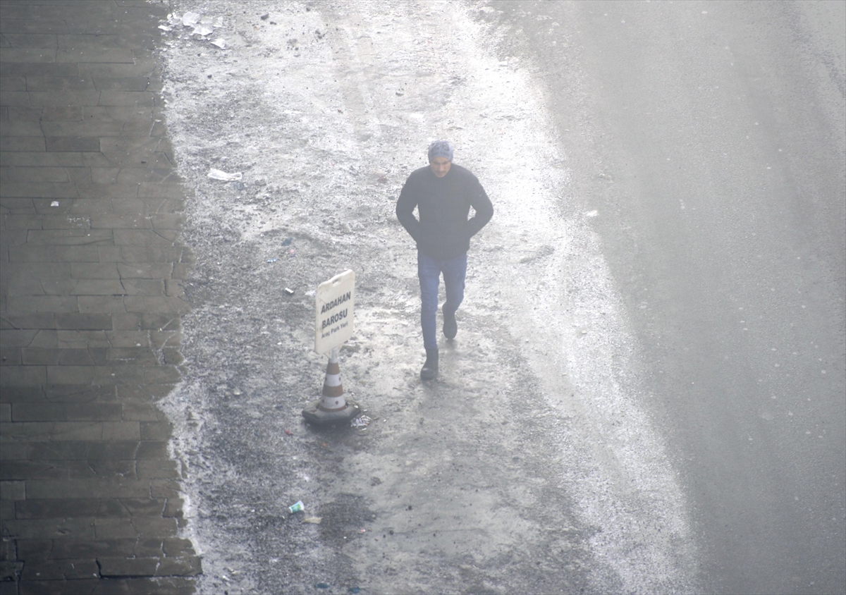 Ardahan, Ağrı ile Kars’ta sis ve soğuk hava etkili oluyor
