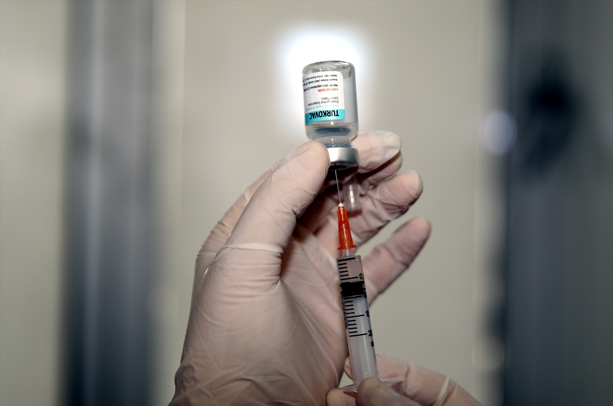 Yerli TURKOVAC aşısı Van’da uygulanmaya başlandı