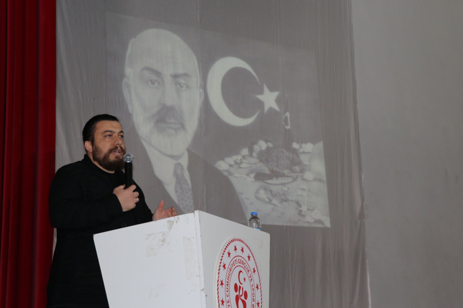 Yasin Ercilsin, Iğdırlı gençlere Mehmet Akif Ersoy’u anlattı