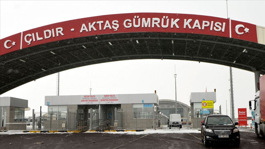 Çıldır-Aktaş ve Türkgözü sınır kapıları yolcu trafiğine açıldı