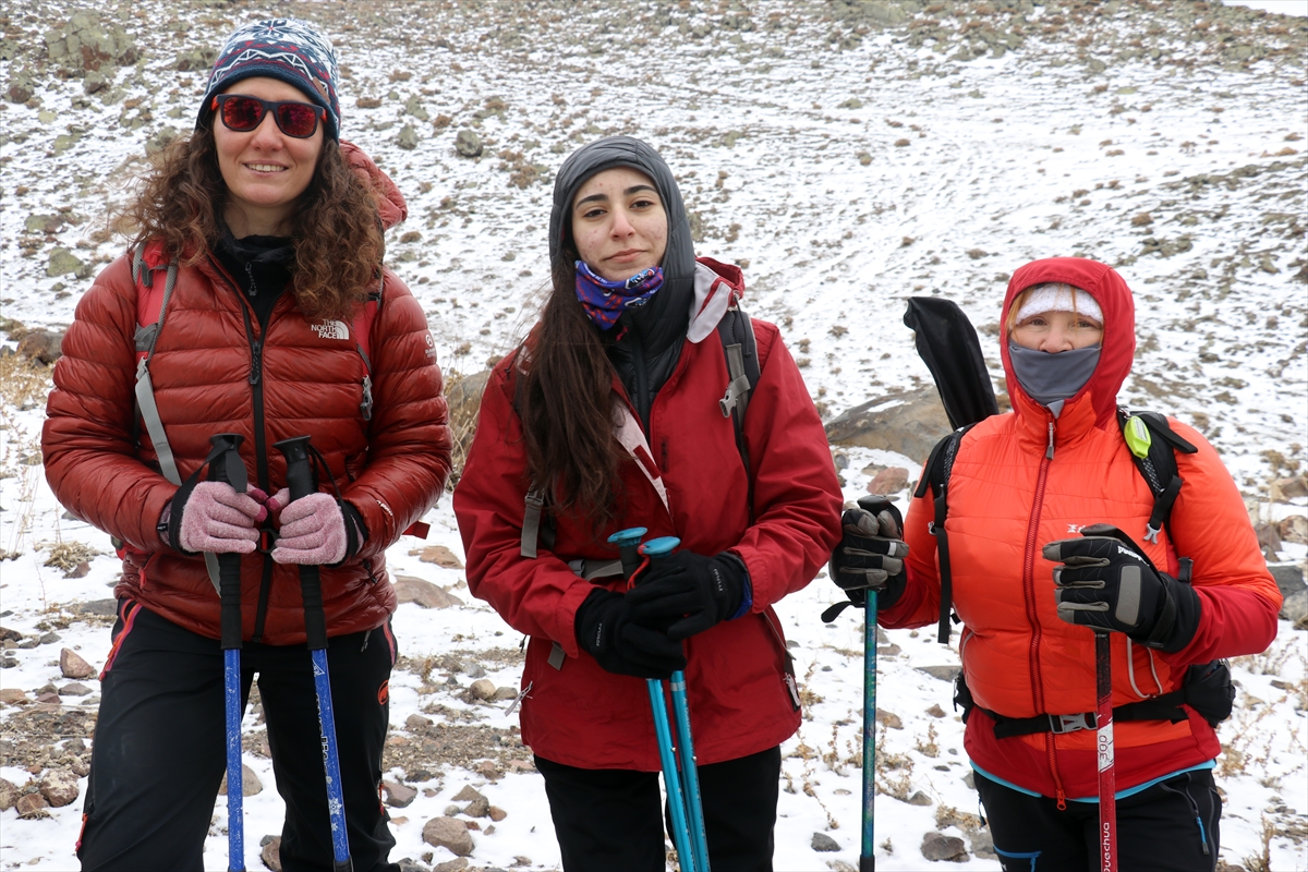 Kadın dağcılar Dünya Kadınlar Günü’nü Türkiye’nin zirvesinde kutlamayı hedefliyor