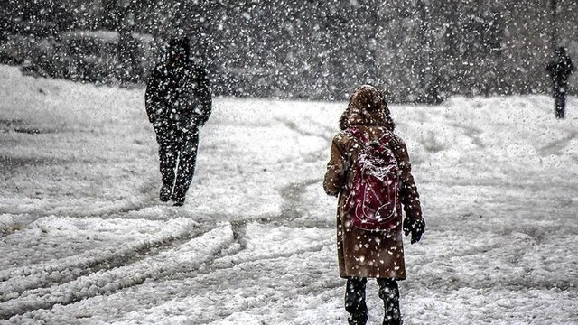 Kars’ta kar nedeniyle yarın okullar tatil edildi