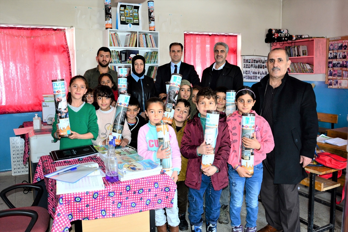 Tuşba Belediyesinden okullara kitap desteği