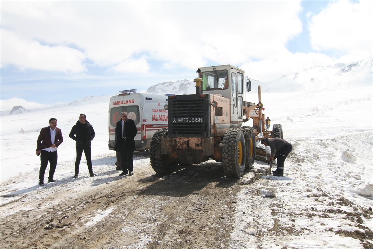 Van’da kar nedeniyle mahsur kalan hastanın yardımına ekipler ulaştı