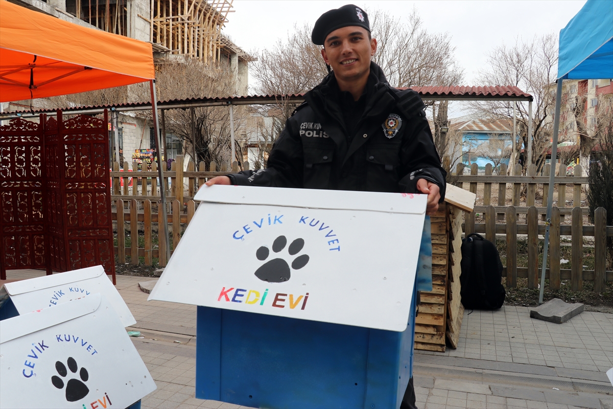 Ağrı’da görevli polis atık malzemeleri sahipsiz hayvanlar için yuvaya dönüştürdü