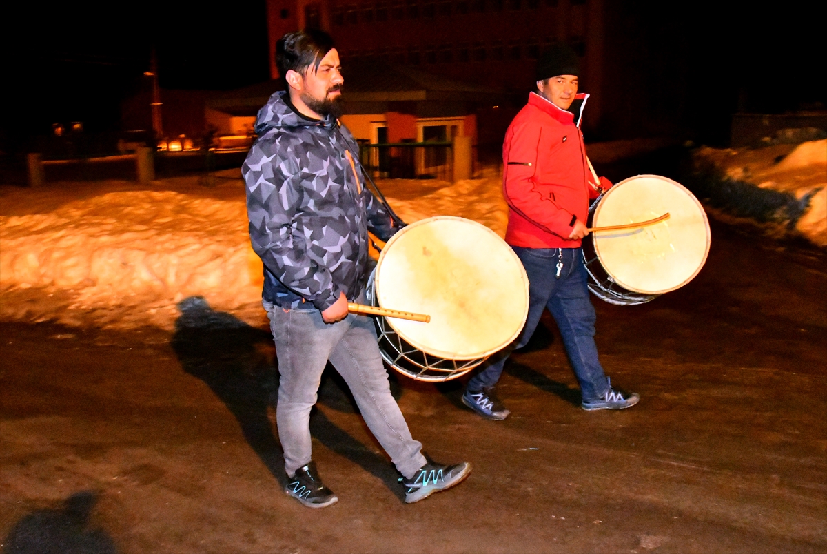 Kars’ta ramazan davulcuları mesaiye başladı