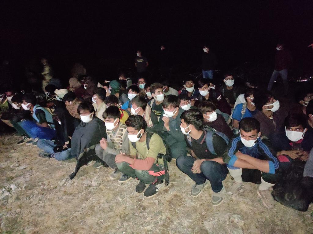 Van’da düzensiz göçmen kaçakçılığı yapan 355 organizatör yakalandı