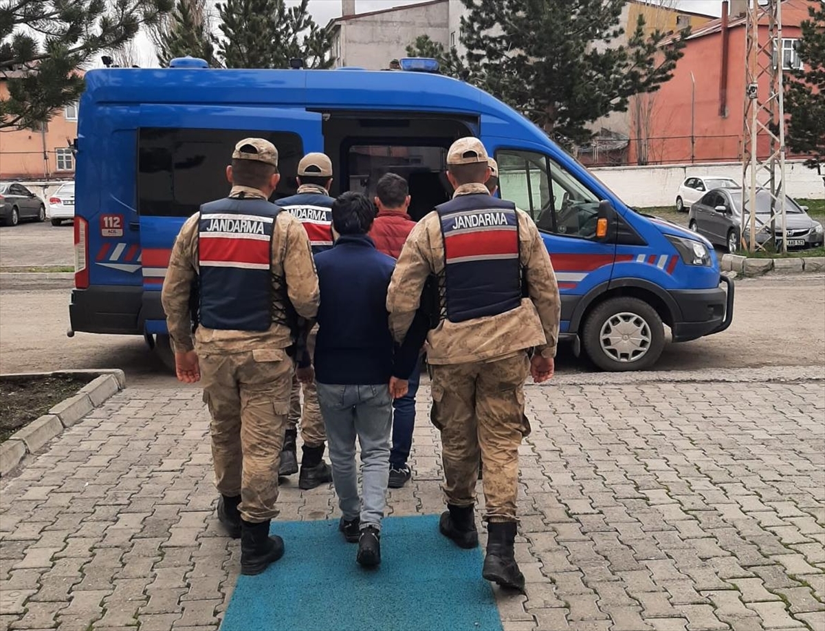 Ardahan’da 2 düzensiz göçmen yakalandı