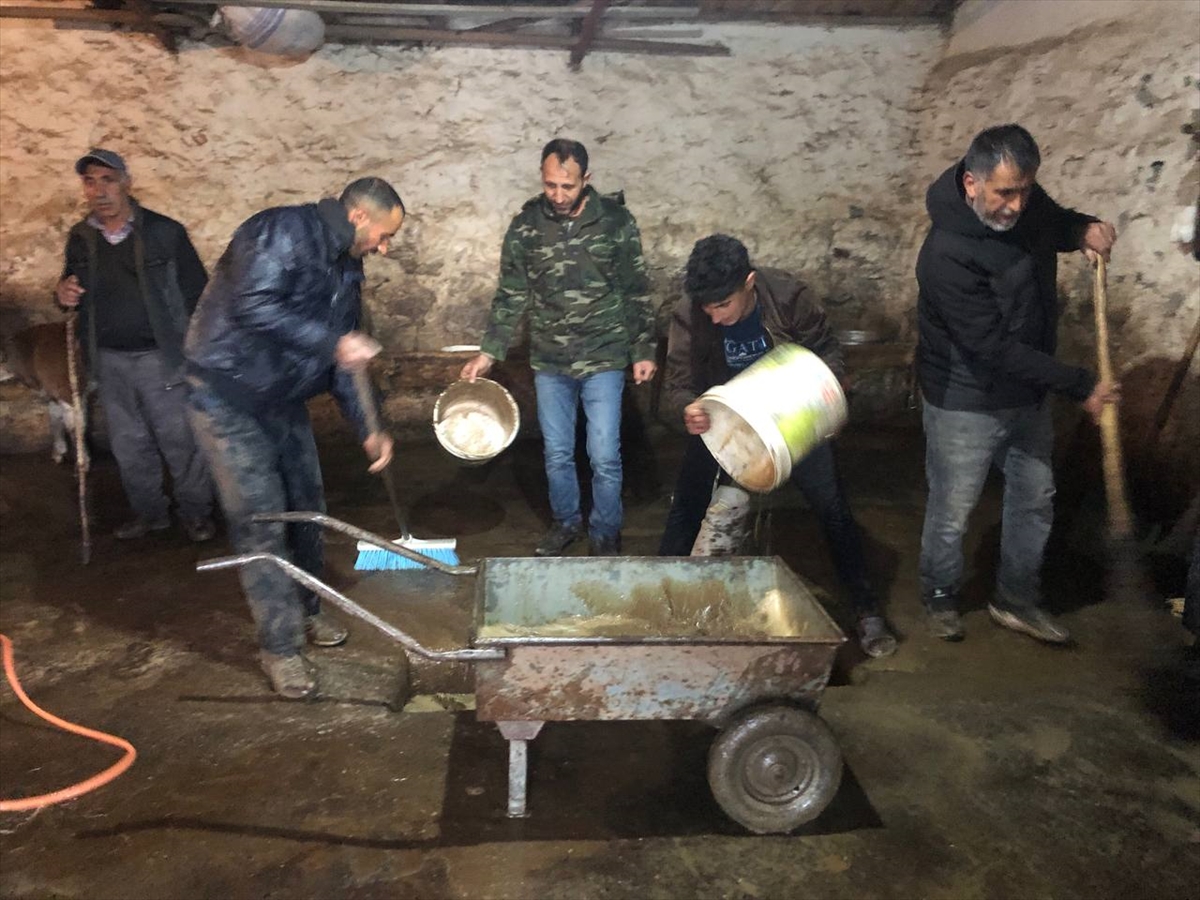 Kars’ta 3 köyde sel nedeniyle su taşkını!