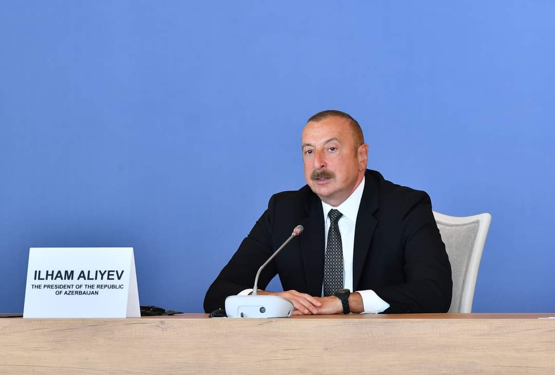 Aliyev Ermenistan’ı uyardı: Azerbaycan neden Batı Zengezurlu Azerbaycanlılar için statü talep etmesin!