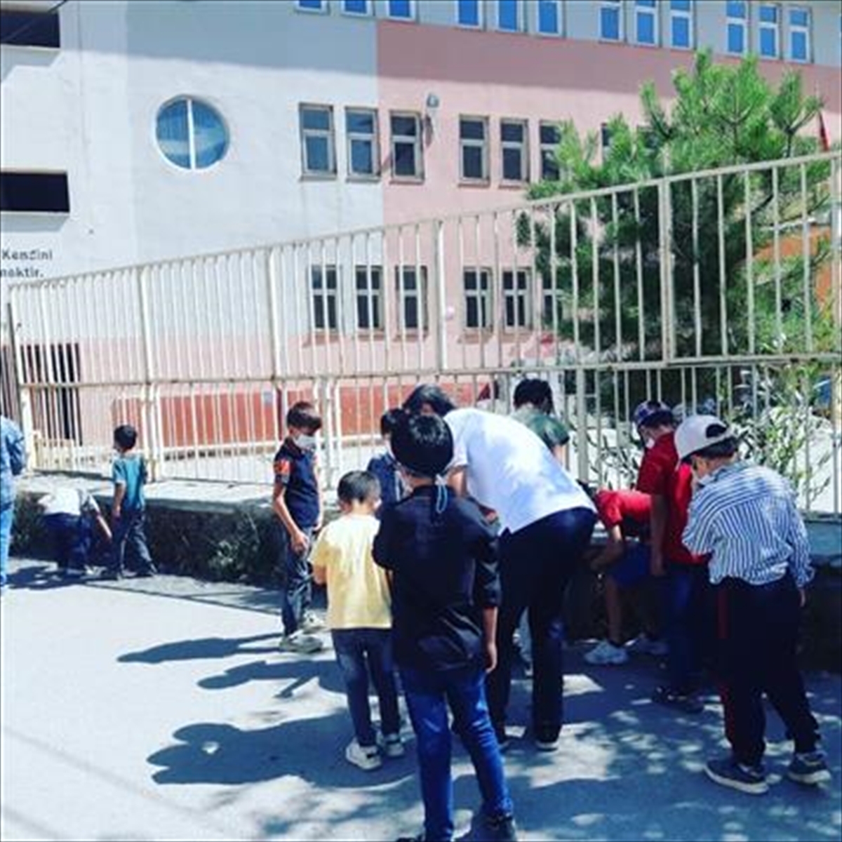 Hakkari’de Kur’an kursu öğrencileri temizlik kampanyası başlattı