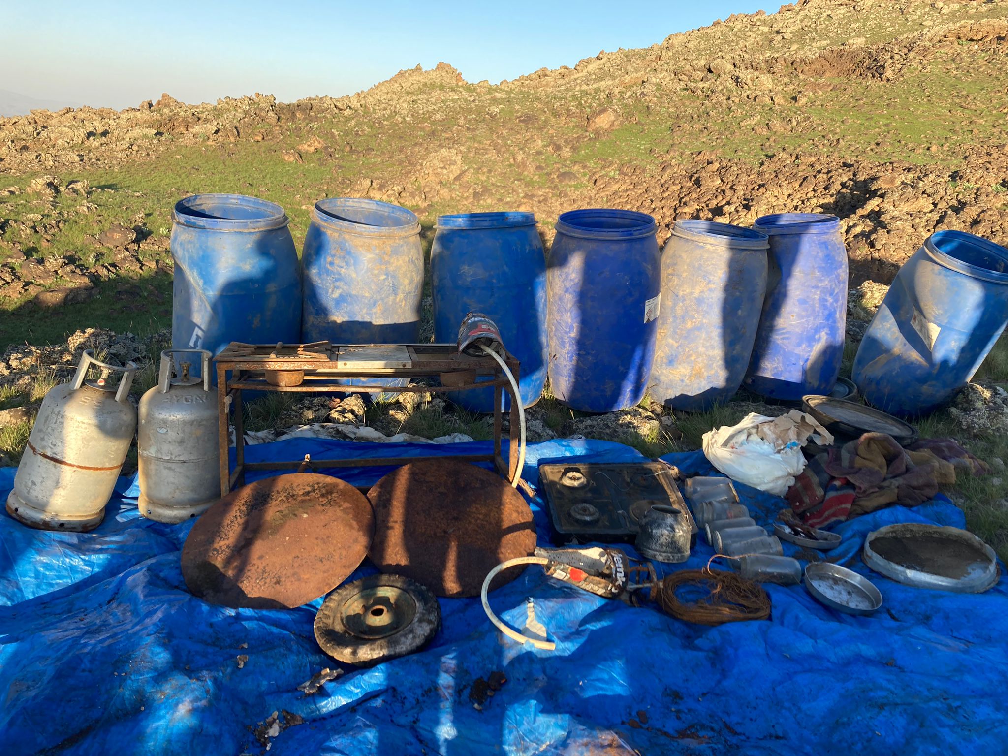 Van’da PKK’lı teröristlere ait malzemeler ele geçirildi