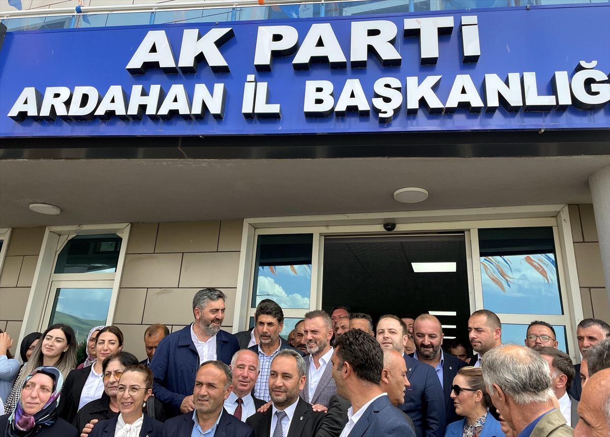 AK Parti Genel Başkan Yardımcısı Kandemir, AK Parti Ardahan İl Başkanlığını ziyaret etti