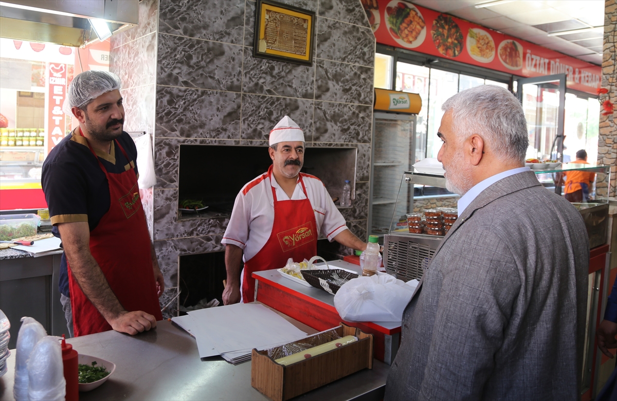HÜDA PAR Genel Başkanı Yapıcıoğlu Van’da esnafı ziyaret etti