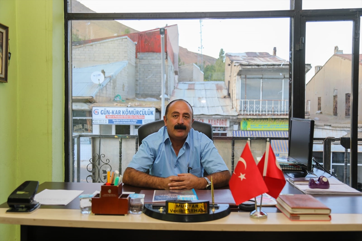 Başkale Muhtarlar Derneği Başkanı Ayhan 65 oyla yeniden seçildi