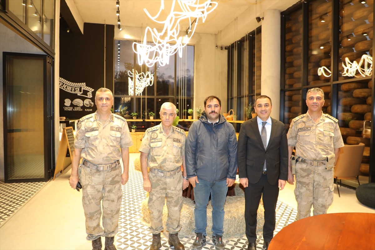Jandarma Genel Komutanı Orgeneral Çetin, Kars’ta Peynir Müzesi’ni gezdi