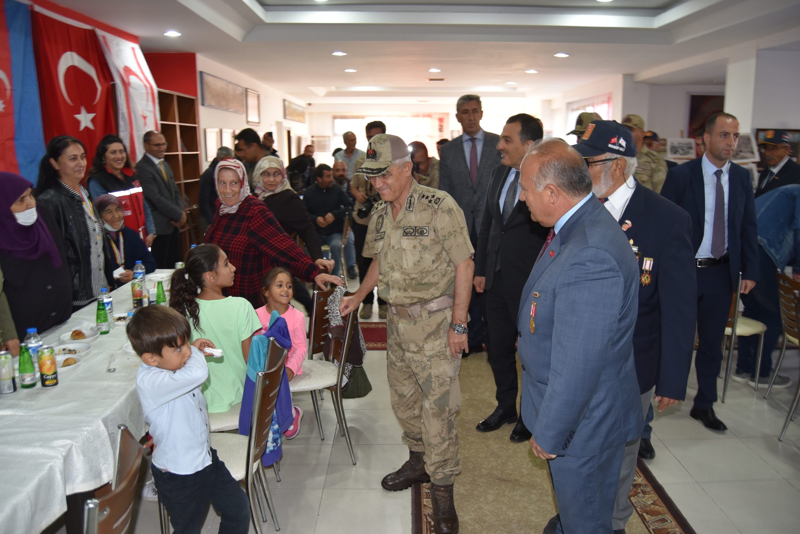 Jandarma Genel Komutanı Orgeneral Çetin, Kars’ta ziyaretlerde bulundu