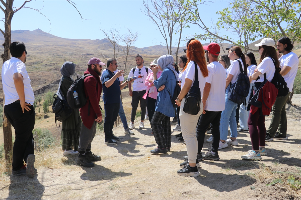 Üniversite öğrencileri Ağrı Dağı çevresinde “bilimsel gezi”ye çıktı