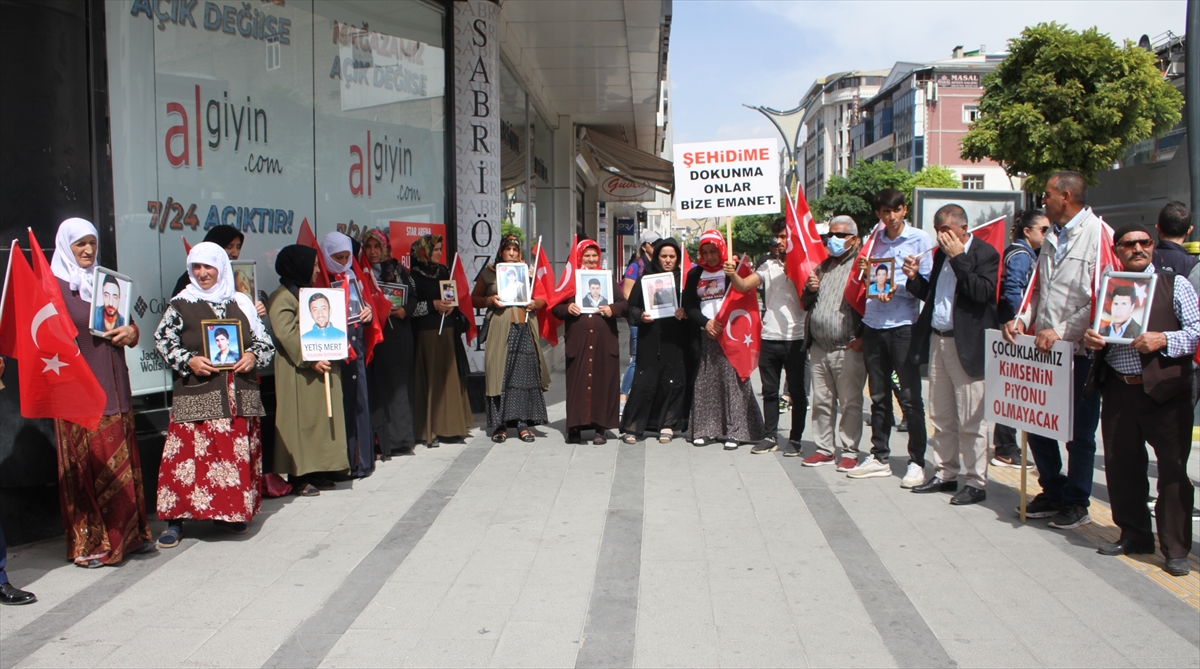 Van’da HDP İl Başkanlığı önünde eylem yapan ailelerin sayısı 34’e yükseldi