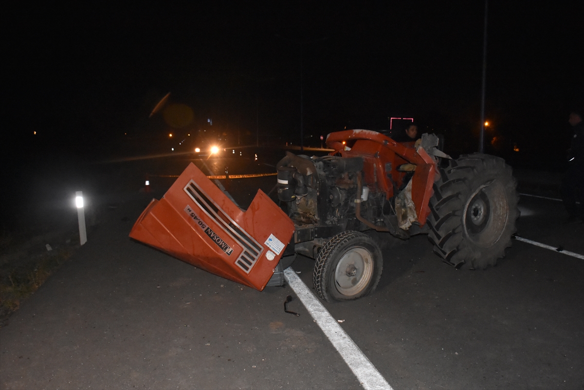 Kars’ta korkunç kaza: Traktör ile tır çarpıştı!