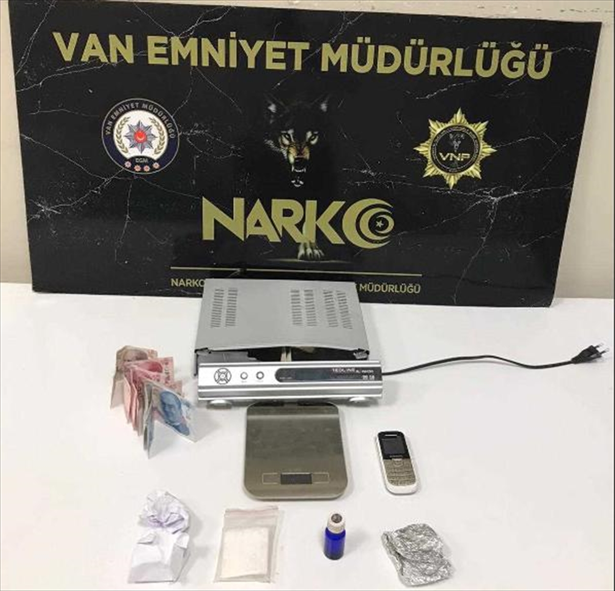 Van’da uyuşturucu satıcılarına yönelik operasyonlarda 16 şüpheli yakalandı