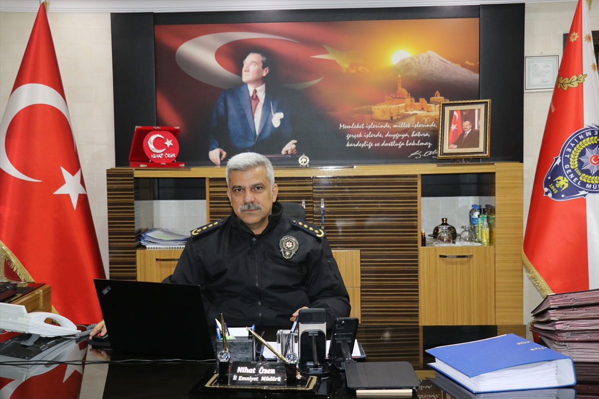 Ağrı Emniyet Müdürü Özen ile Jandarma Komutanı Erol, “Yılın Fotoğrafları” oylamasına katıldı