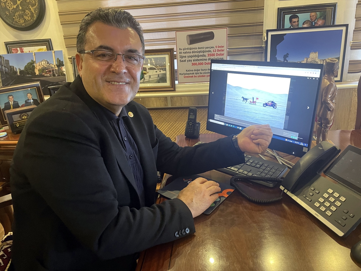 Ardahan Belediye Başkanı Faruk Demir, AA’nın “Yılın Fotoğrafları” oylamasına katıldı