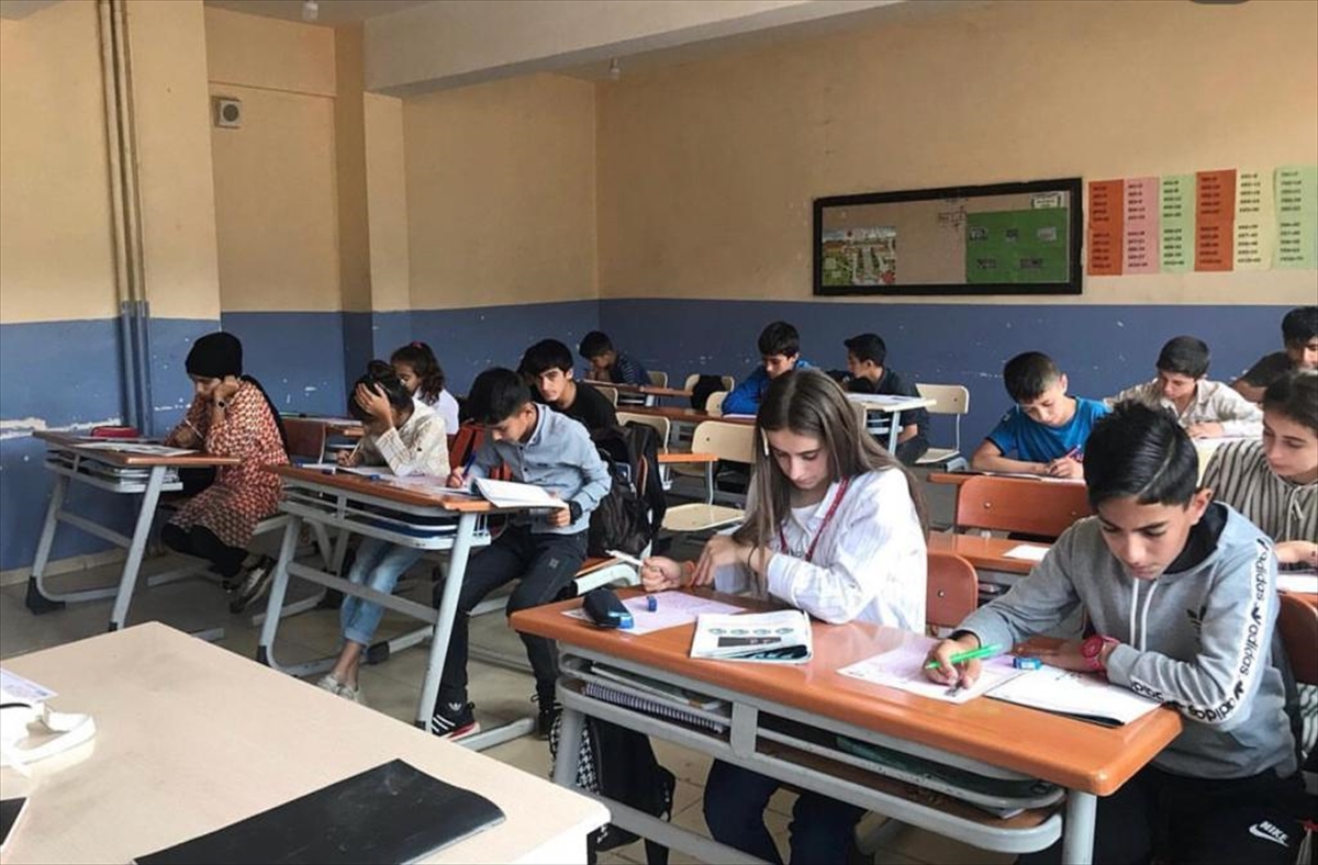 Hakkari’de “kış okulları” kapsamında 4 alanda ücretsiz kurslar açıldı