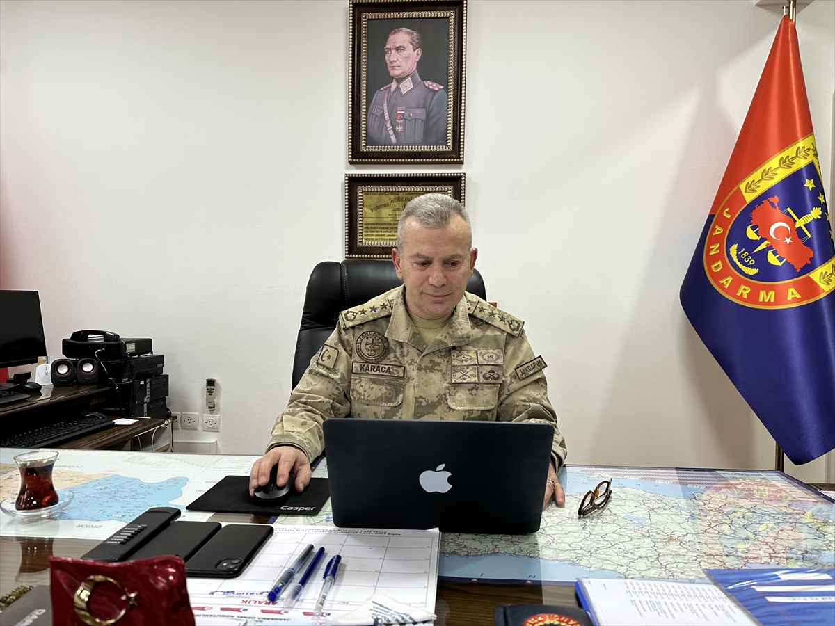 Iğdır Jandarma Komutanı Karaca ve Emniyet Müdürü Yonca AA’nın “Yılın Fotoğrafları” oylamasına katıldı