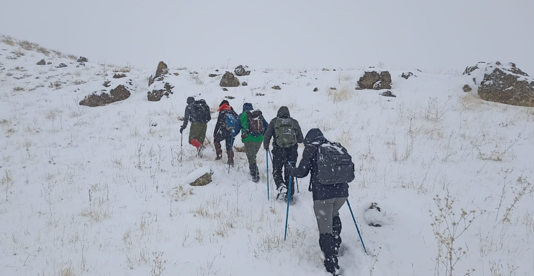 Vanlı dağcılar Sarıkamış şehitleri için Kevenli Dağı’na tırmandı