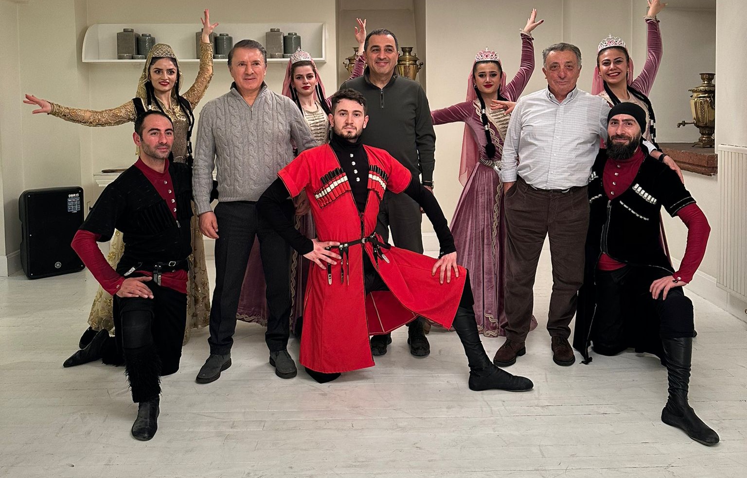 Gültekin Güvensoy, Beşiktaş Başkanı Çebi ve aile dostlarıyla Kars’ı gezdi