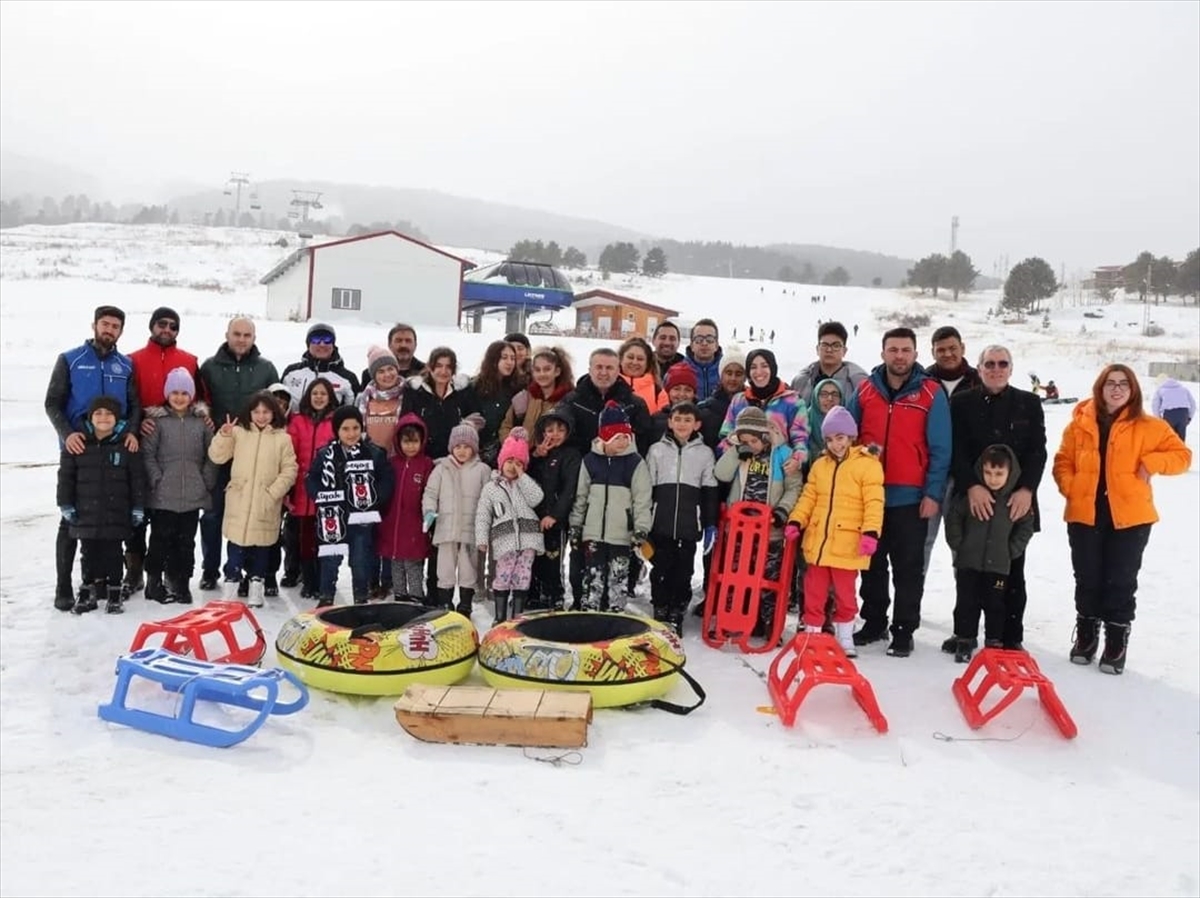 Ardahan’daki depremzede çocuklar çeşitli etkinliklerle eğlendi