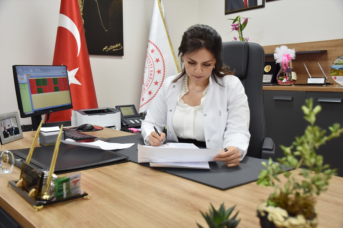Ahıska Türkü kadın doktor, gönüllü olarak kaldığı Hakkari’de başhekimliğe yükseldi