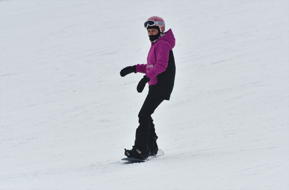 Kars’ta kayak sezonu martta da devam ediyor