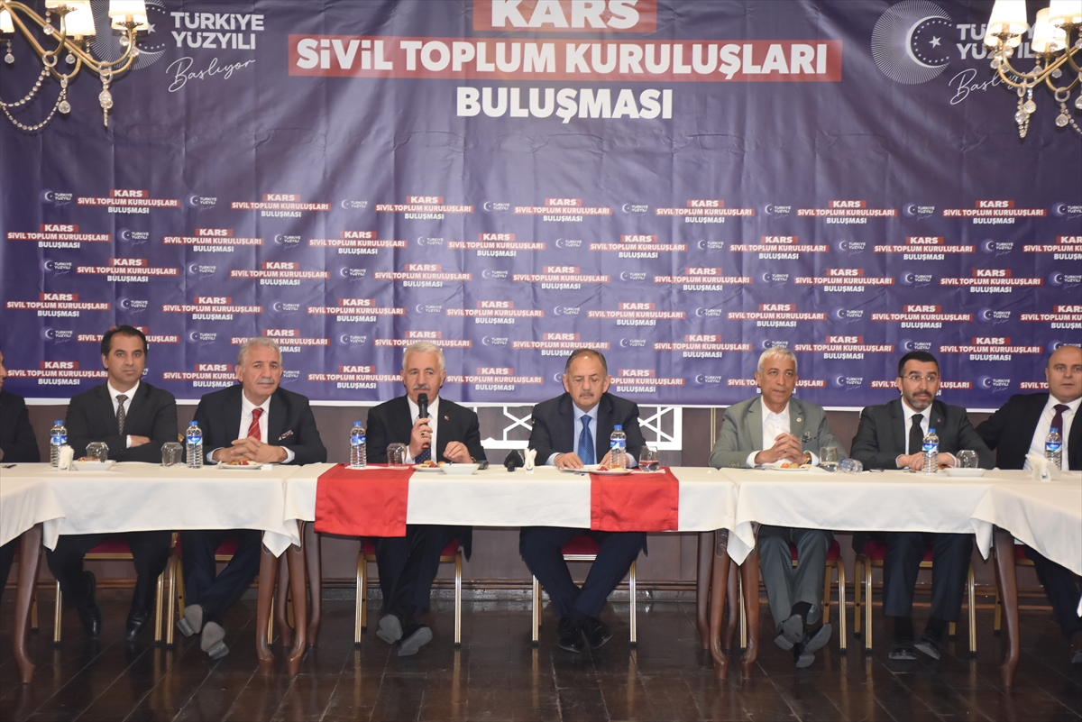 AK Parti Genel Başkan Yardımcısı Özhaseki, Kars’ta STK buluşmasında konuştu