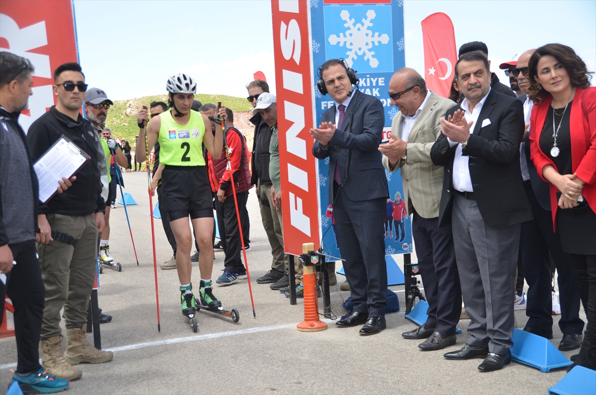 Tekerlekli Kayak Türkiye Şampiyonası, Yüksekova’da başladı