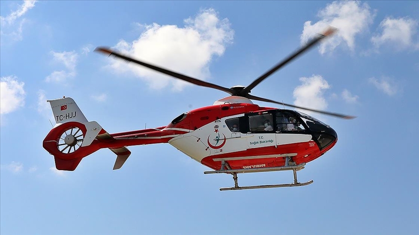 Van’da hayvan tepmesi sonucu yaralanan kişi ambulans helikopterle hastaneye ulaştırıldı