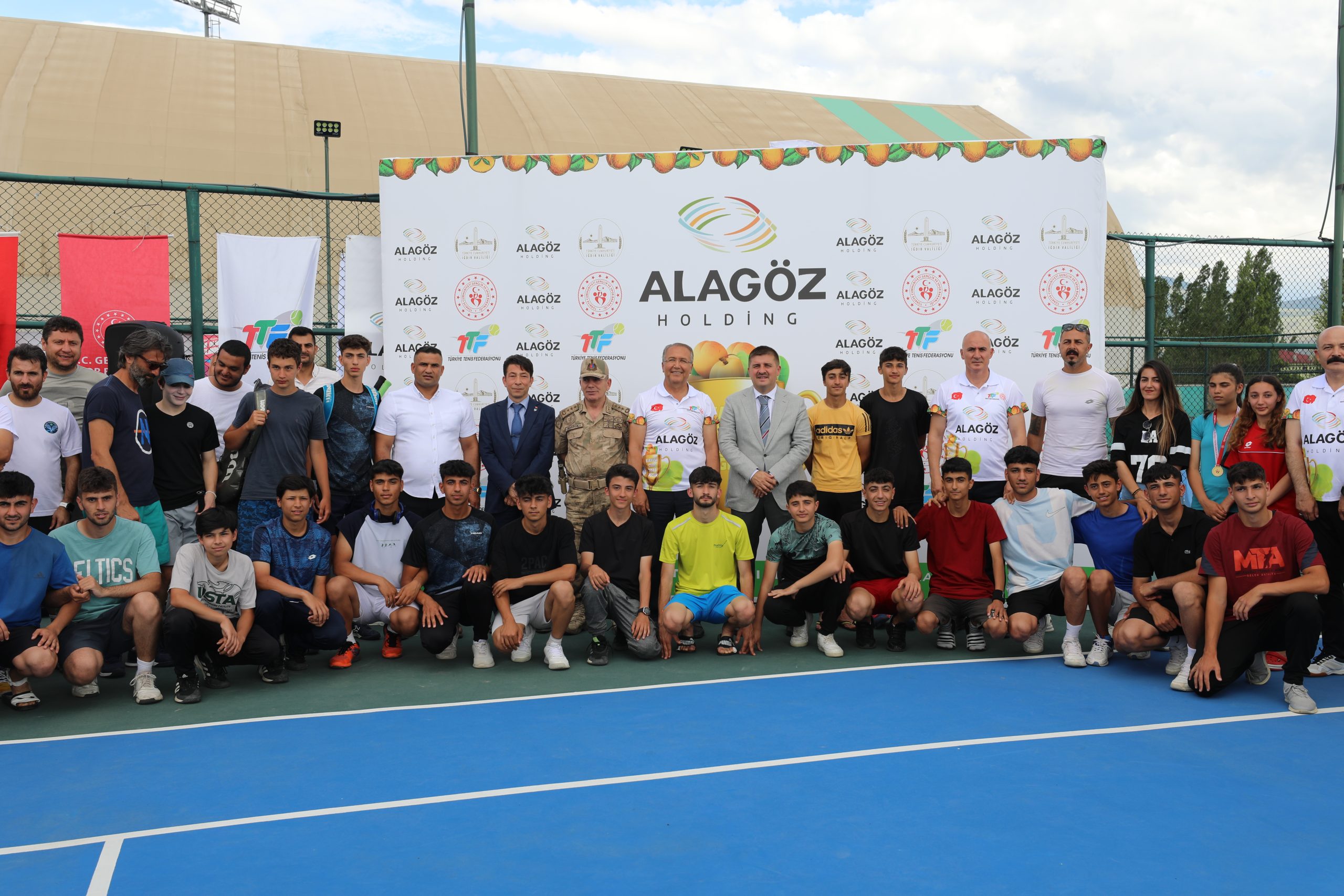 Iğdır’da Alagöz Holding 3. Kayısı Cup Tenis Turnuvası başladı