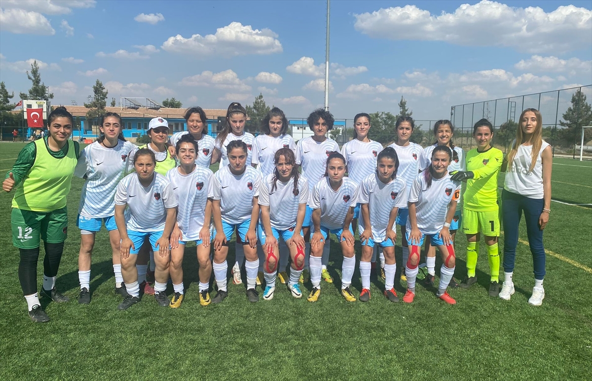 Van Büyükşehir Belediyespor Kadın Futbol Takımı yarı finale yükseldi