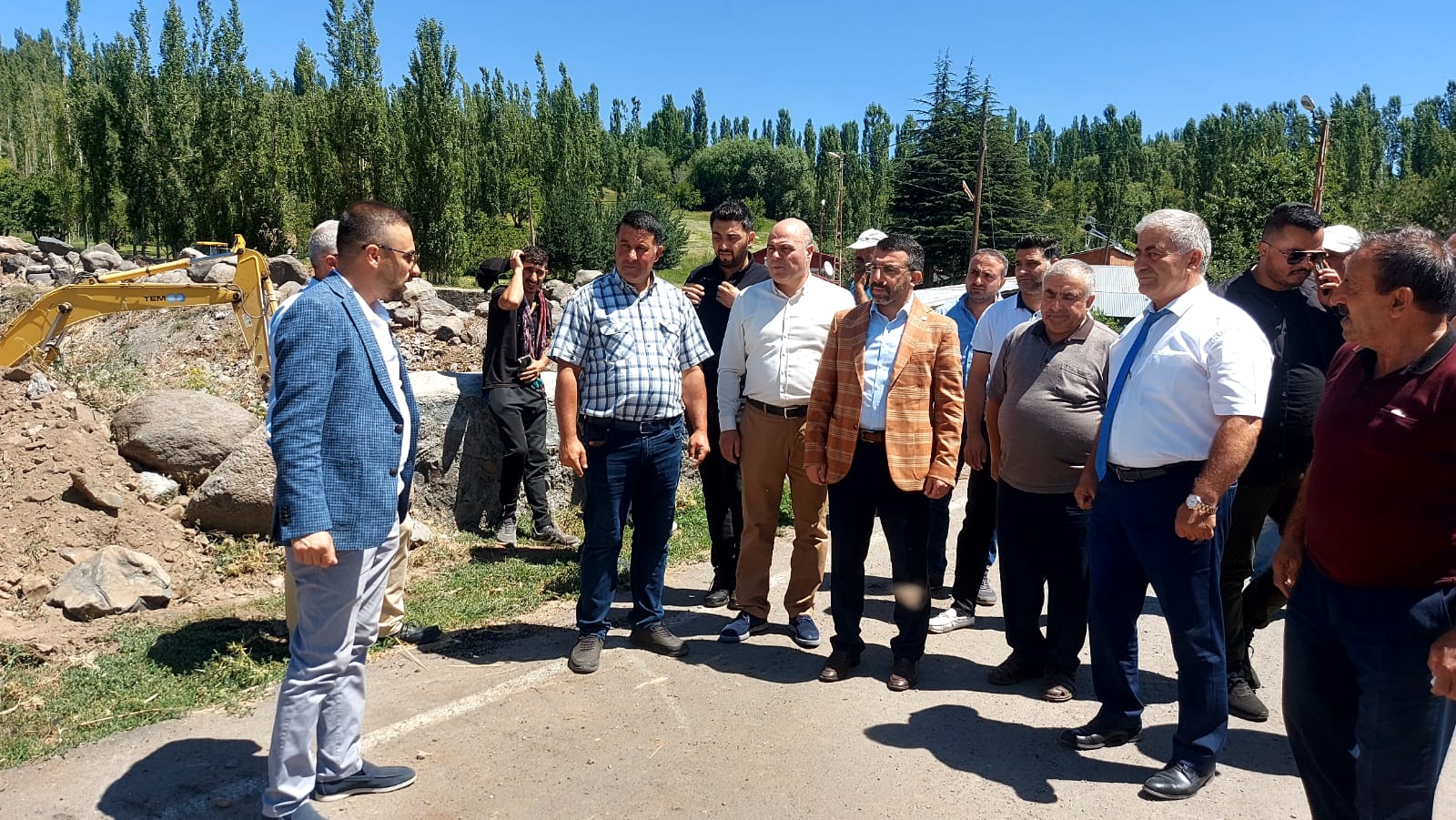 AK Parti Kars Milletvekili Çalkın sel ve doludan etkilenen köyleri ziyaret etti