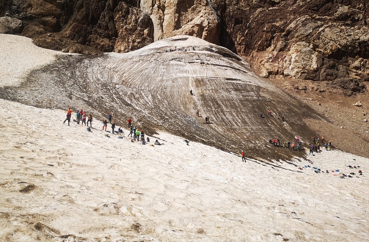 Türkiye Dağcılık Federasyonunun Hakkari’deki tırmanış eğitimi sona erdi